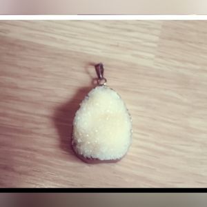 Natural Agate Druzy Crystals Pendant!